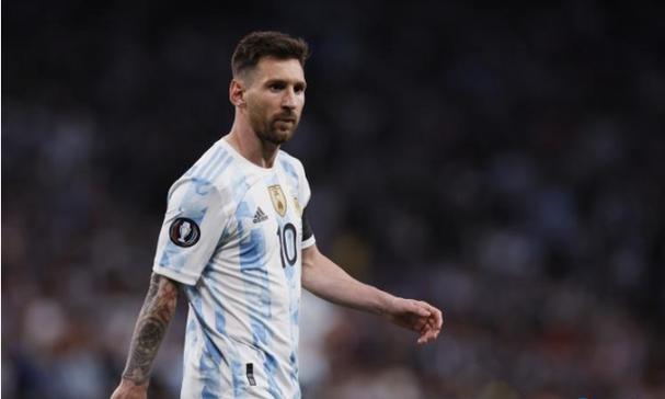 曼联快问快答: 利马最近联系达洛特, 多尔古屏幕使用时间6-7小时